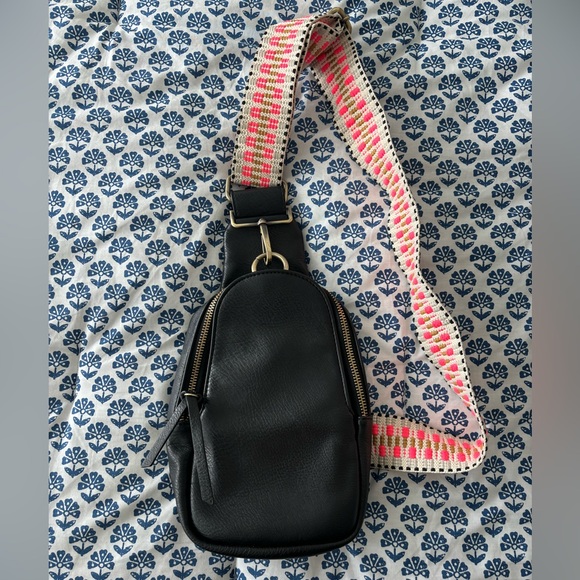 Liberty Crossbody Bag - Picture 4 of 6